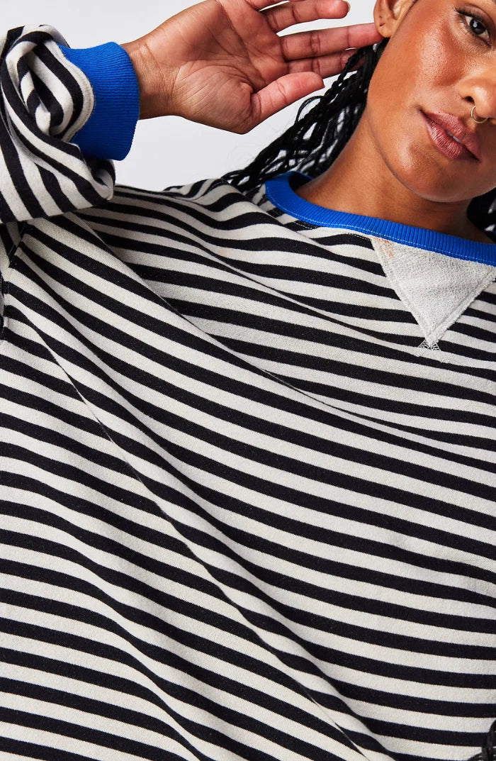 Anja | Damen Gestreifter Rundhals-Pullover für den Frühling