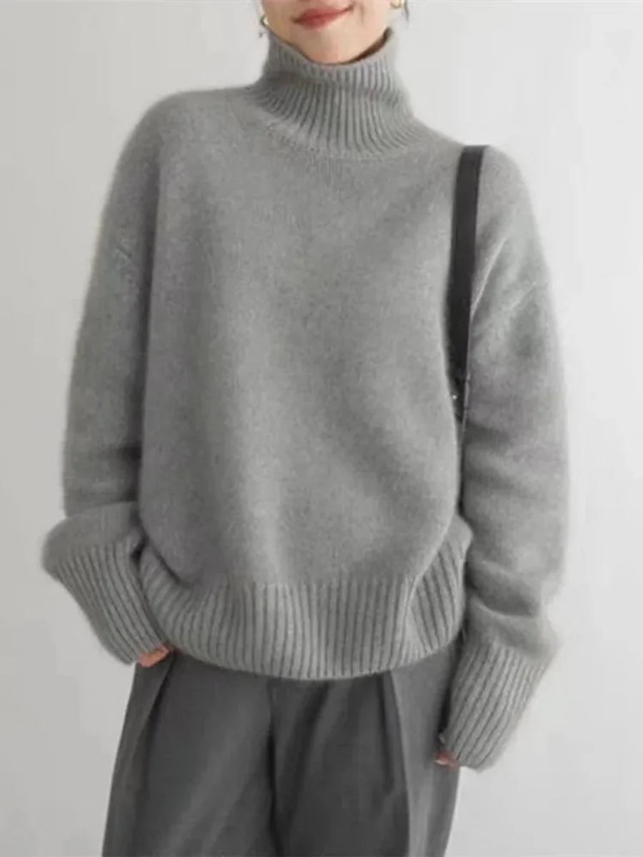 Clara | Damen Oversized Rollkragen Knit Sweater aus weicher Wollmischung