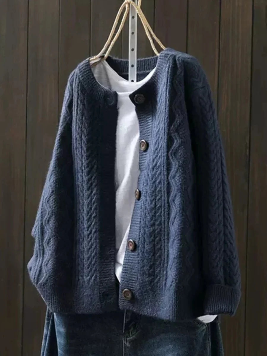 Johanna | Damen Oversized Zopfmuster-Cardigan mit Knopfleiste
