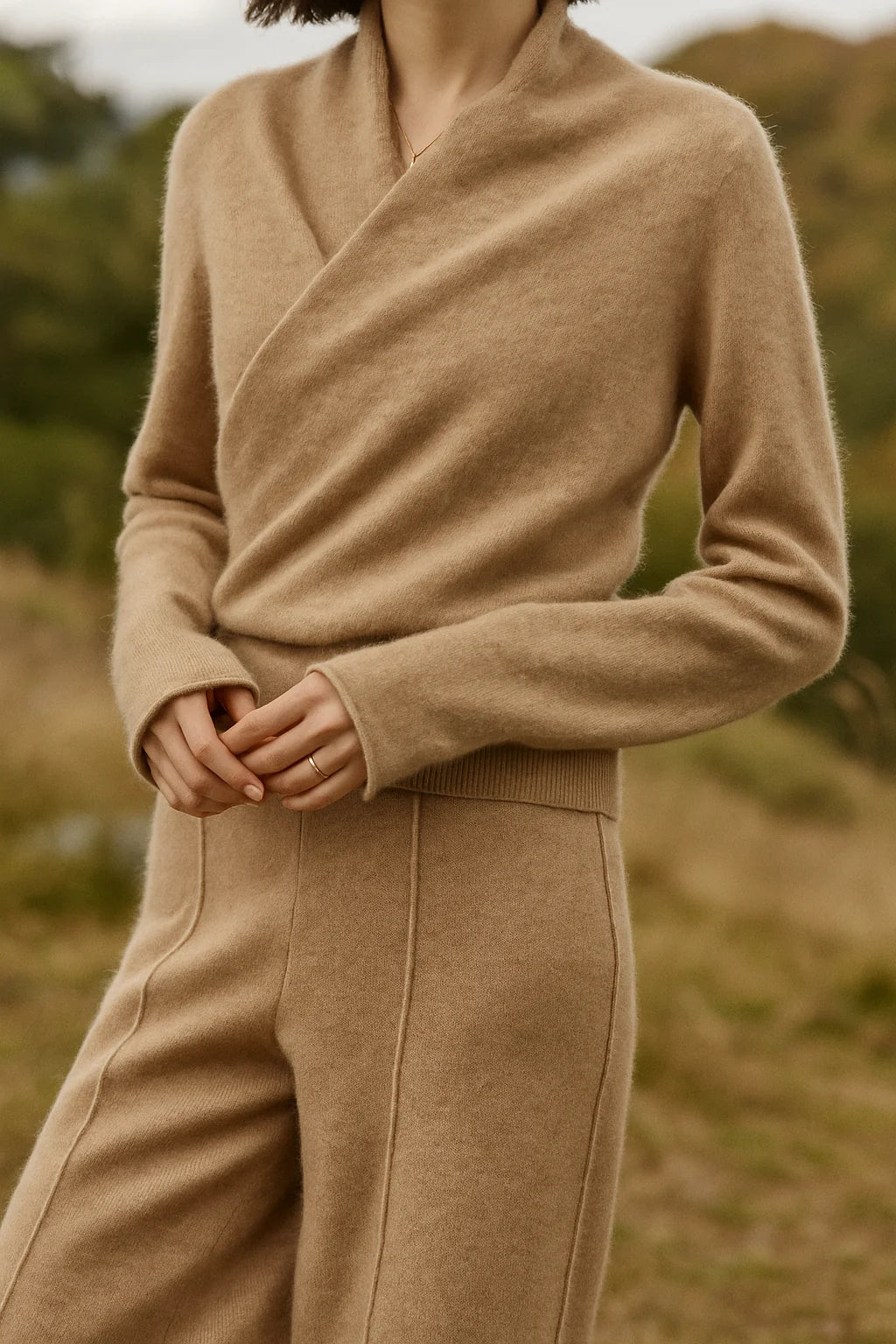 Laura | Damen Eleganter Wickelpullover Mit Überkreuztem Design