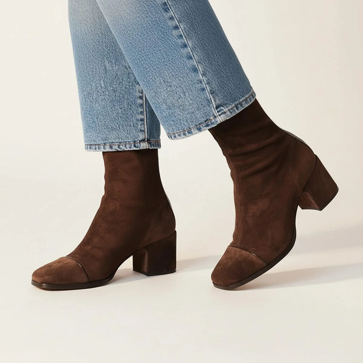 Nuana Charlotte | Damen Wildleder Ankle Boots mit Blockabsatz und Quadratzehenform