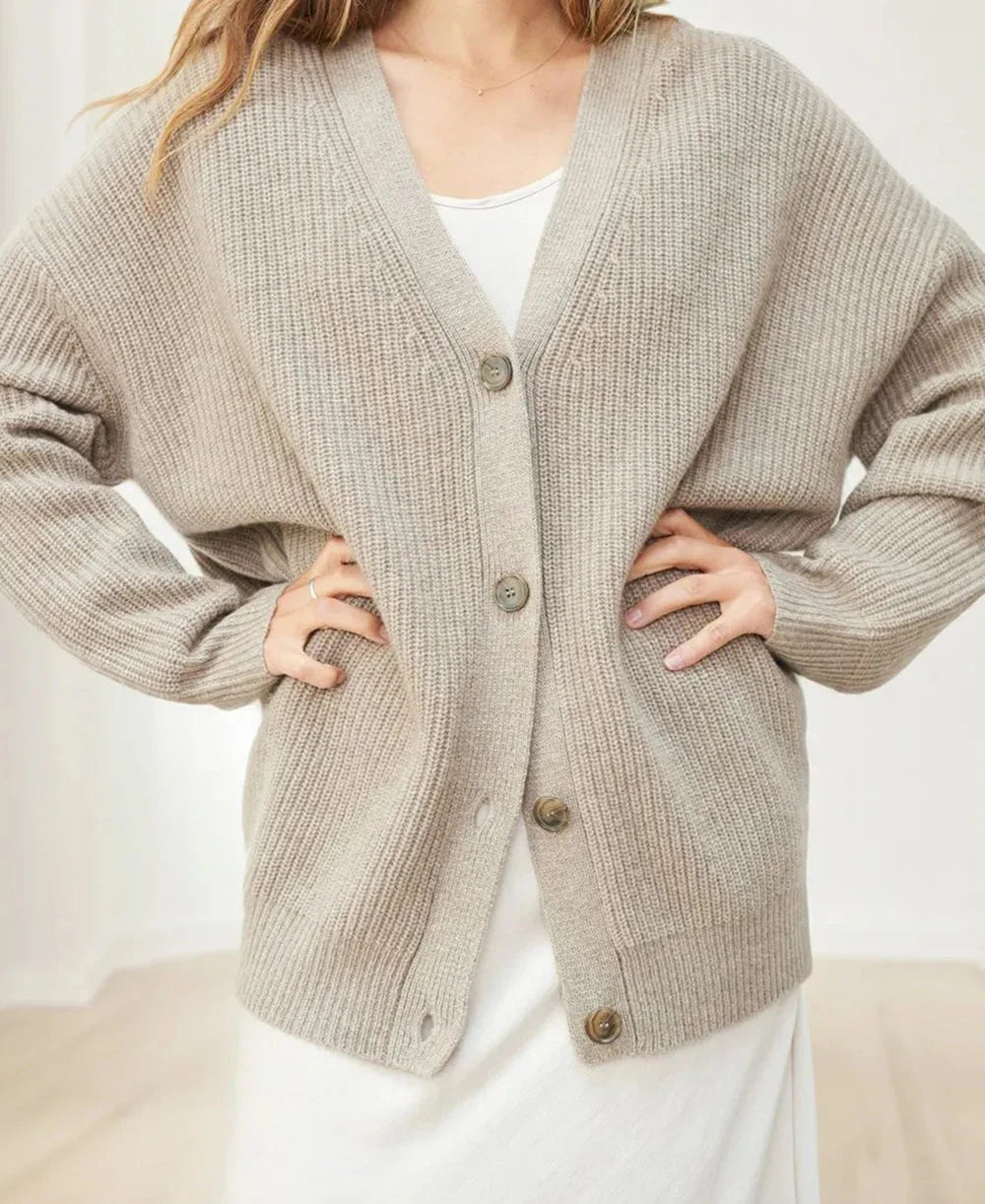 Nuana | Damen Oversized Strickjacke mit Knöpfen