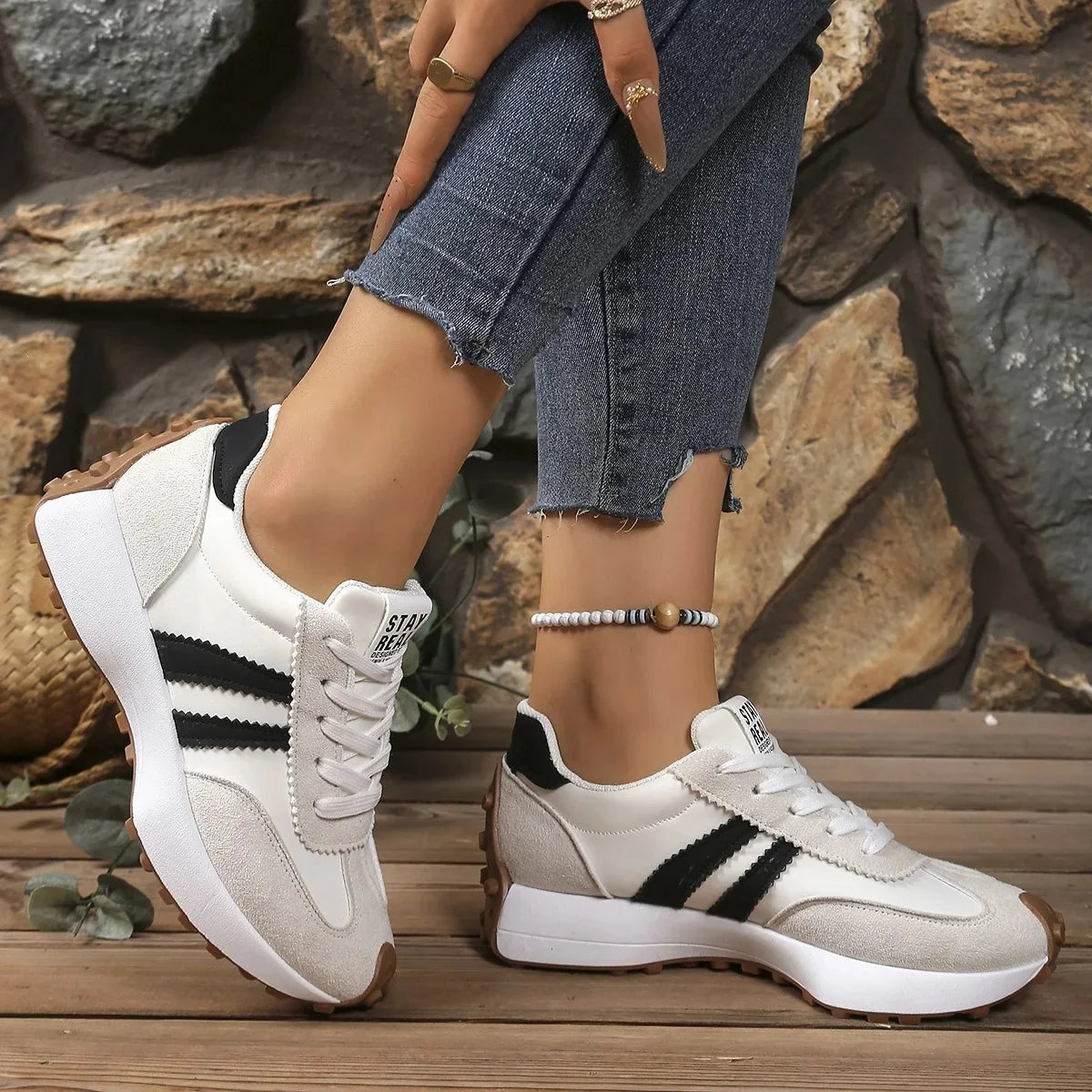 Nuana | Damen Retro Platform Chunky Sneakers mit Schnürung