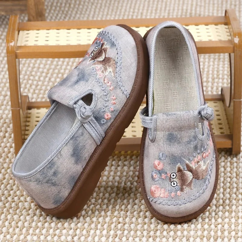 Nuana Marie | Damen Bestickte Blumen Slip-On Loafer mit Perlenverzierung