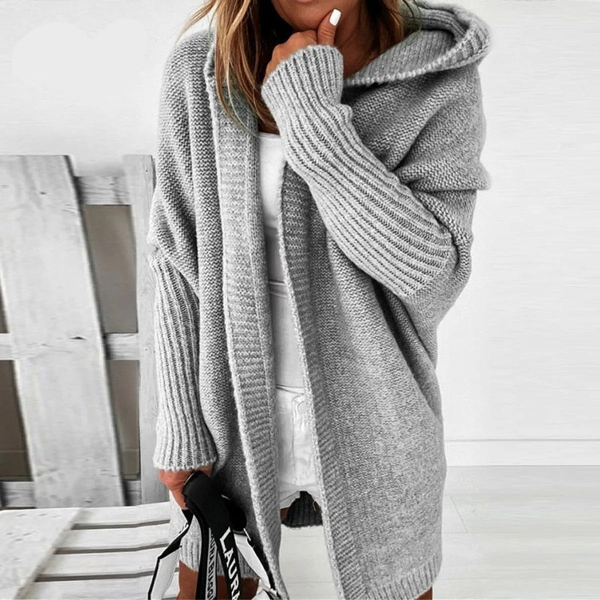 Nuana | Strickjacke Damen Oversized Kapuzen Cardigan mit Fledermausärmeln
