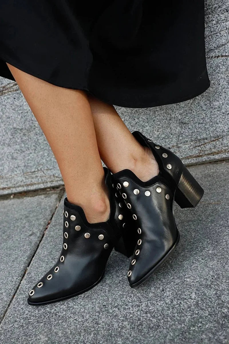 Charlotte | Damen Ankle Boots Schwarz Spitze Nieten Blockabsatz