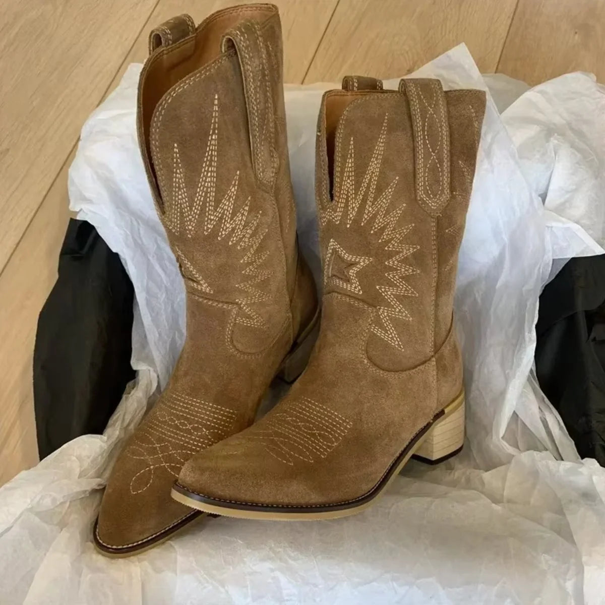 Charlotte | Stiefel Damen Bestickte Wildleder Cowboystiefel Spitze Zehenpartie