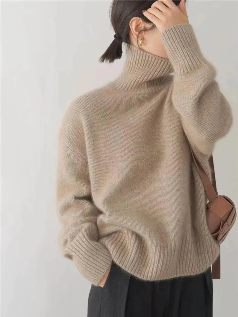 Clara | Damen Oversized Rollkragen Knit Sweater aus weicher Wollmischung
