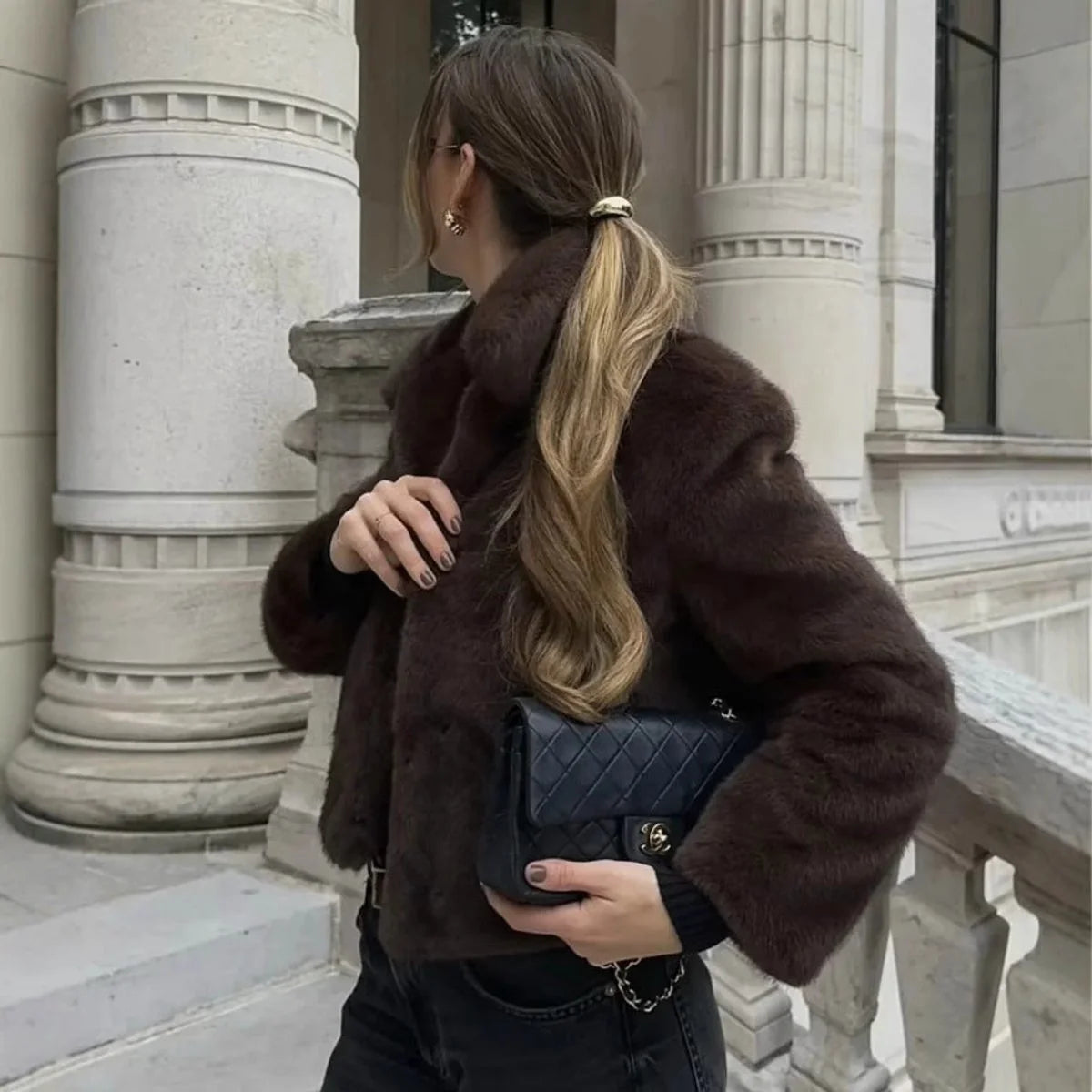 Emilia | Kunstpelzmantel Damen Kurzjacke Klassischer Kragen Kuscheliger Kunstpelz