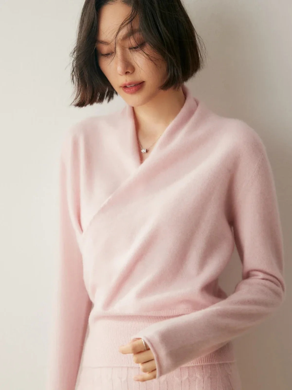 Laura | Damen Eleganter Wickelpullover Mit Überkreuztem Design