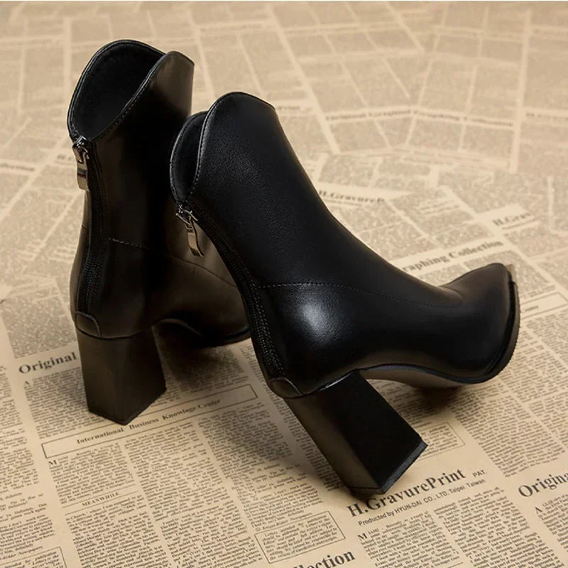 Nuana | Damen-Frühjahrs-Stiefeletten mit spitzer Kappe und Absatz