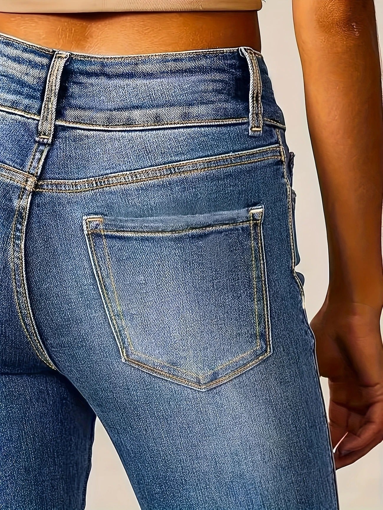 Nuana | Damen High-Waist Flared Jeans mit figurbetontem Schnitt