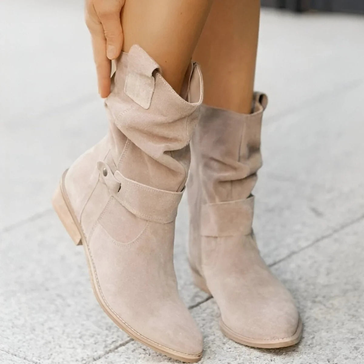 Nuana | Damen Knee High Boots Wildlederimitat Schlupfstiefel mit Blockabsatz