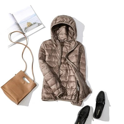 Nuana | Damen Modische Glänzende Kurze Winterjacke