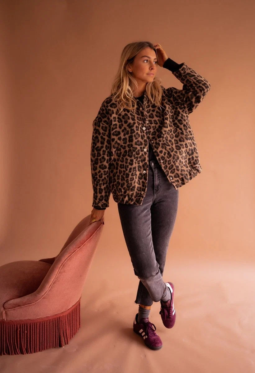 Nuana | Damen Oversized Quilted Jacket Leopardenmuster Druckknopf