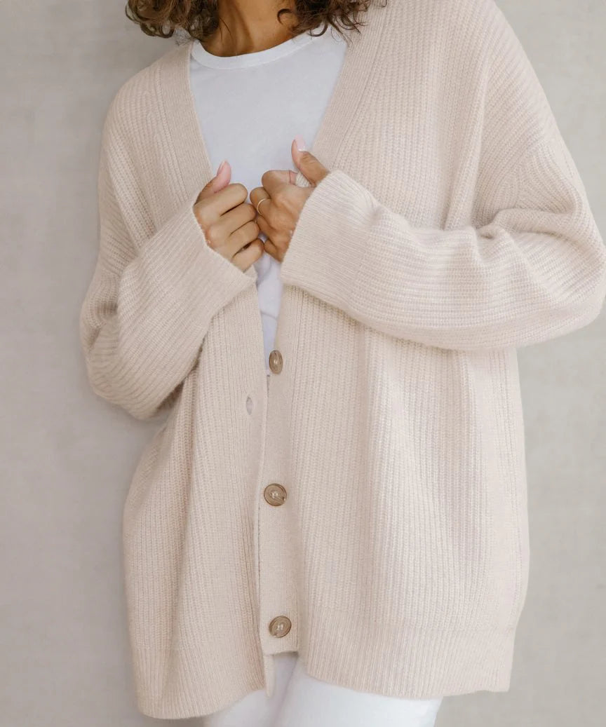 Nuana | Damen Oversized Strickjacke mit Knöpfen