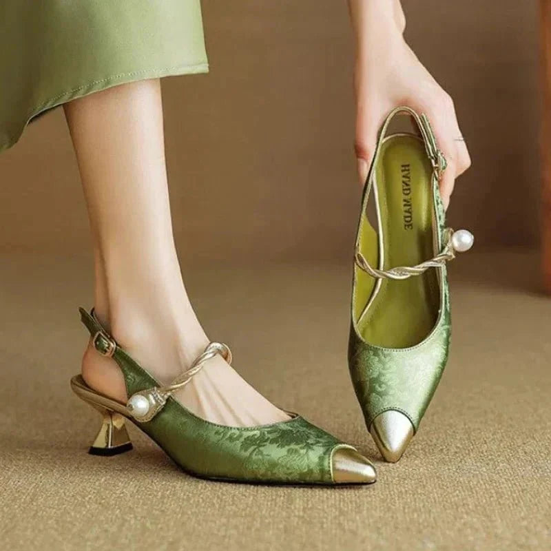 Nuana | Damen Spitzschuh Kitten-Heel Slingback-Pumps Jacquard Perlenriemen
