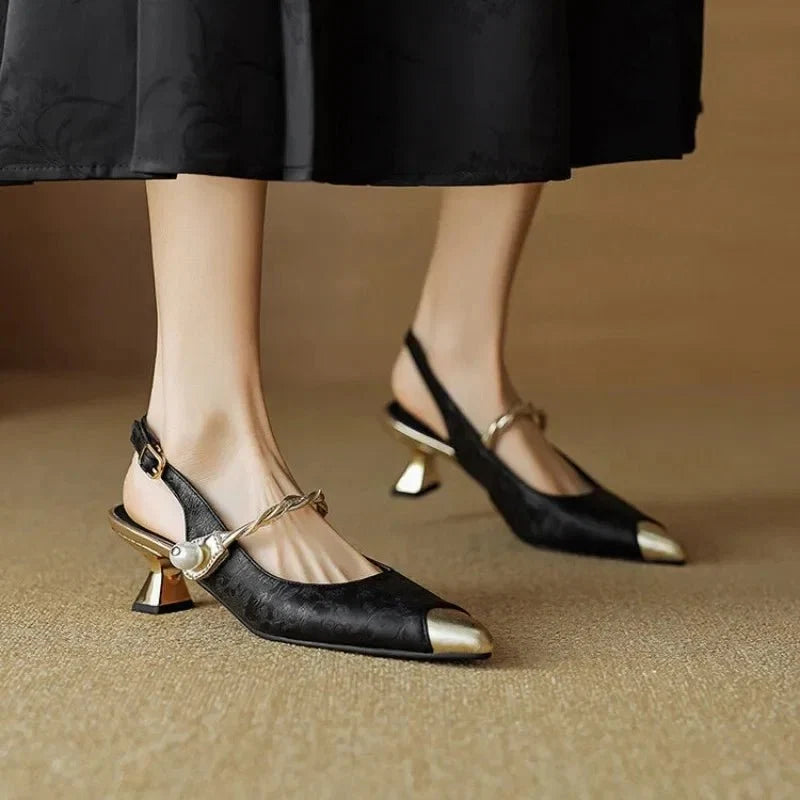 Nuana | Damen Spitzschuh Kitten-Heel Slingback-Pumps Jacquard Perlenriemen