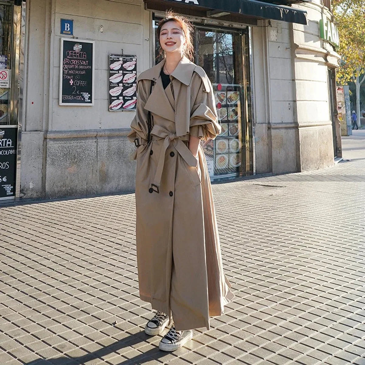 Nuana Emilia | Damen Oversized Zweireiher Maxi Trench Coat mit Bindegürtel