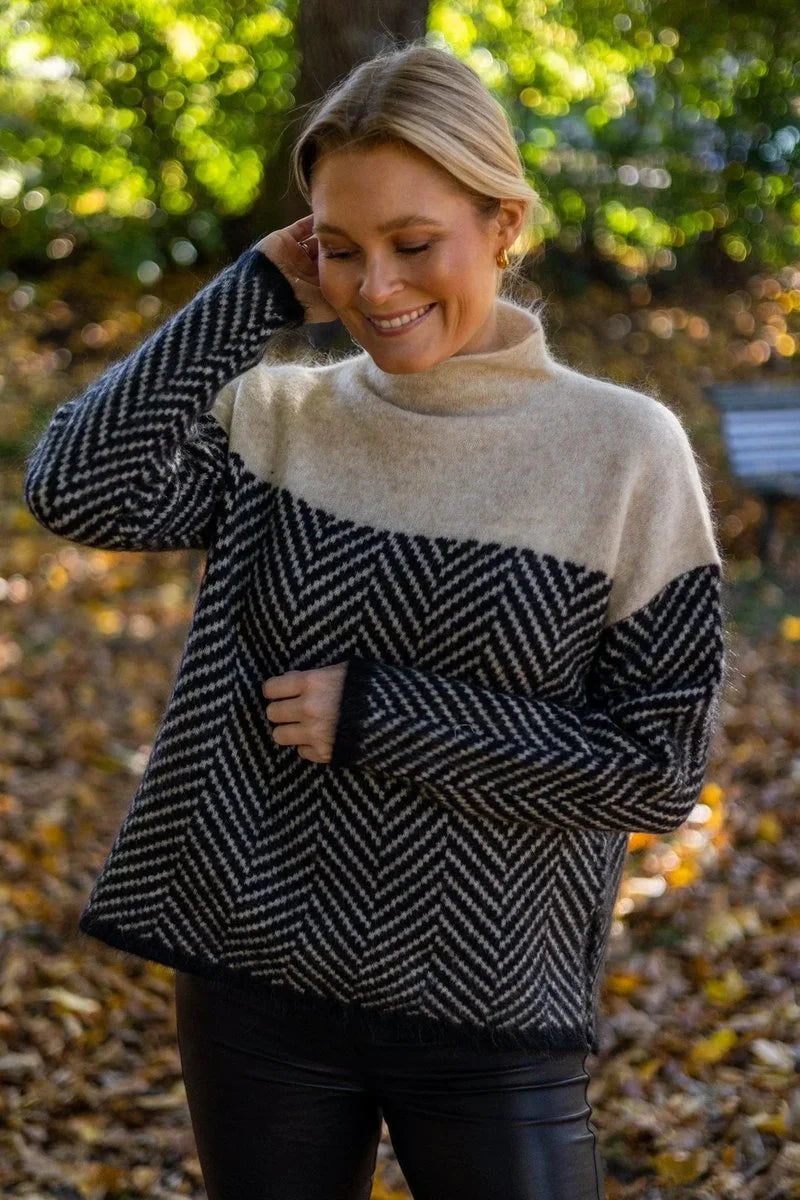 Nuana Greta Damen Rollkragen Pullover Oversized Fischgrätmuster