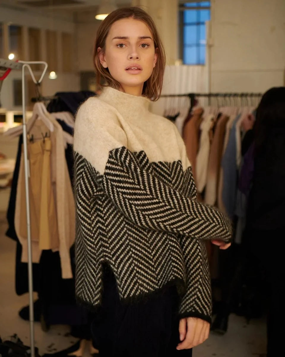 Nuana Greta Damen Rollkragen Pullover Oversized Fischgrätmuster