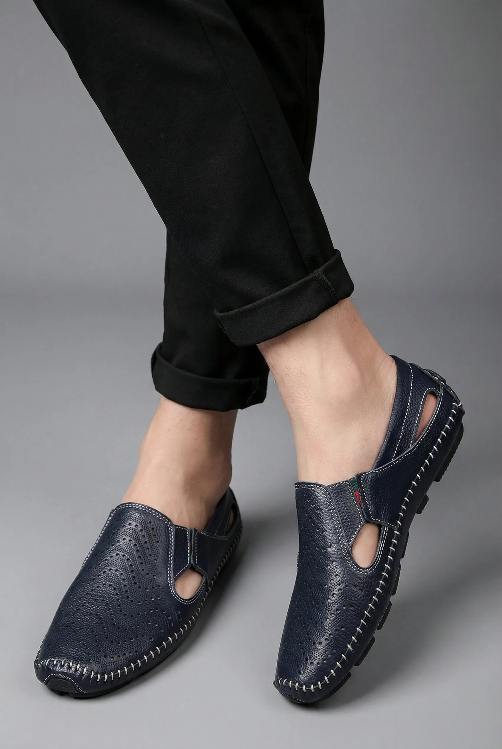 Nuana Herren Atmungsaktive Perforierte Slip-On Loafer mit Handnaht