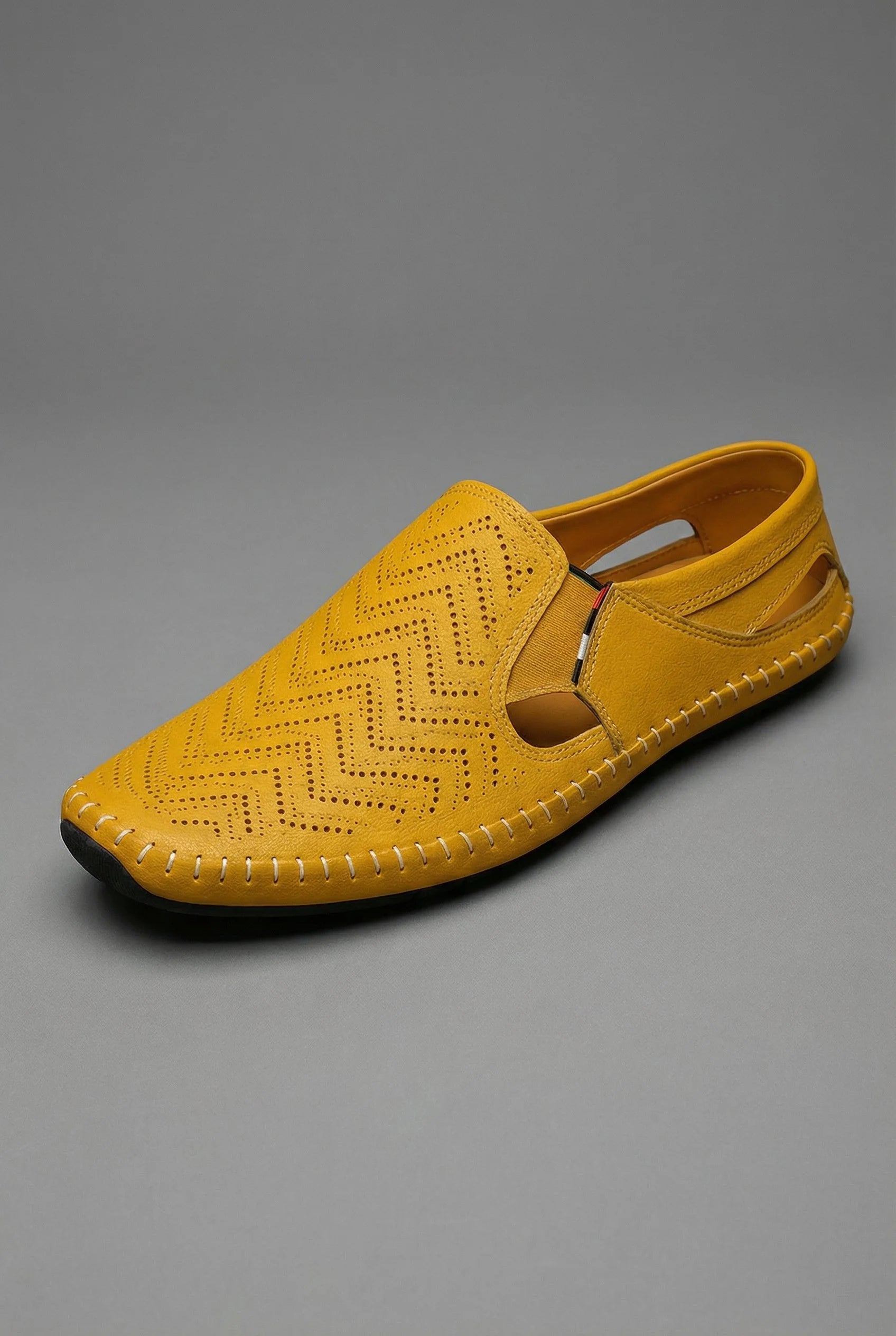Nuana Herren Atmungsaktive Perforierte Slip-On Loafer mit Handnaht