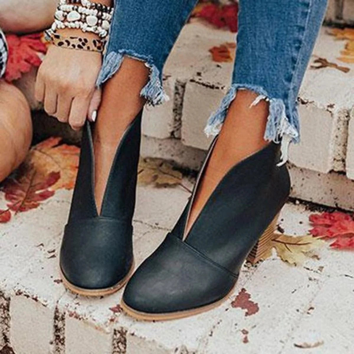 Nuana | Stiefeletten Damen Spitzer Zehenbereich Blockabsatz Ankle Boots