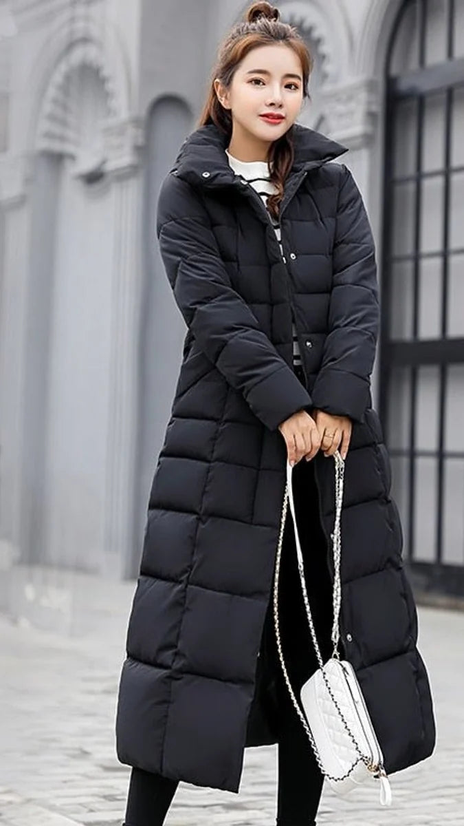 Nuana | Wollmantel Damen Langer Gesteppter Wintermantel mit Fellkapuze